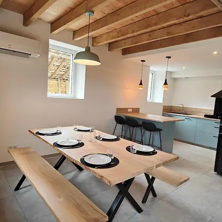 Holiday home Les Ecrins De Mounet Bats